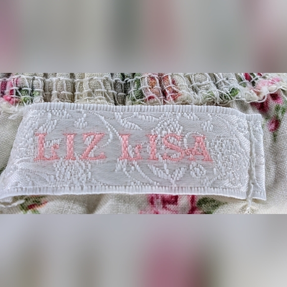 Liz Lisa • Peasant Off-Shoulder Top Size 0 - Picture 4 of 5